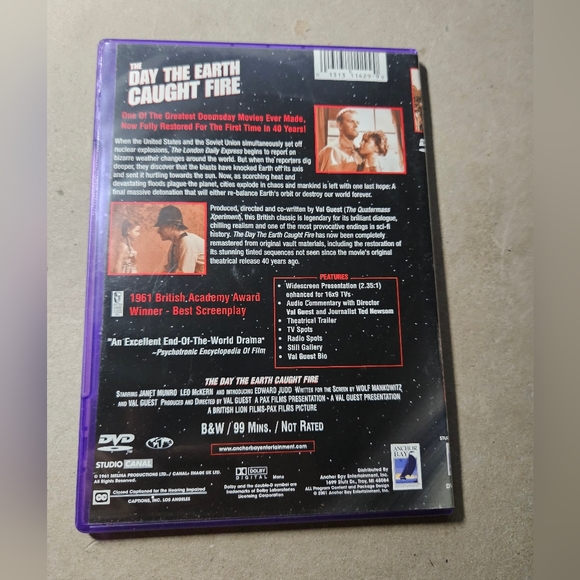 THE DAY THE EARTH CAUGHT FIRE - Picture 2 of 2